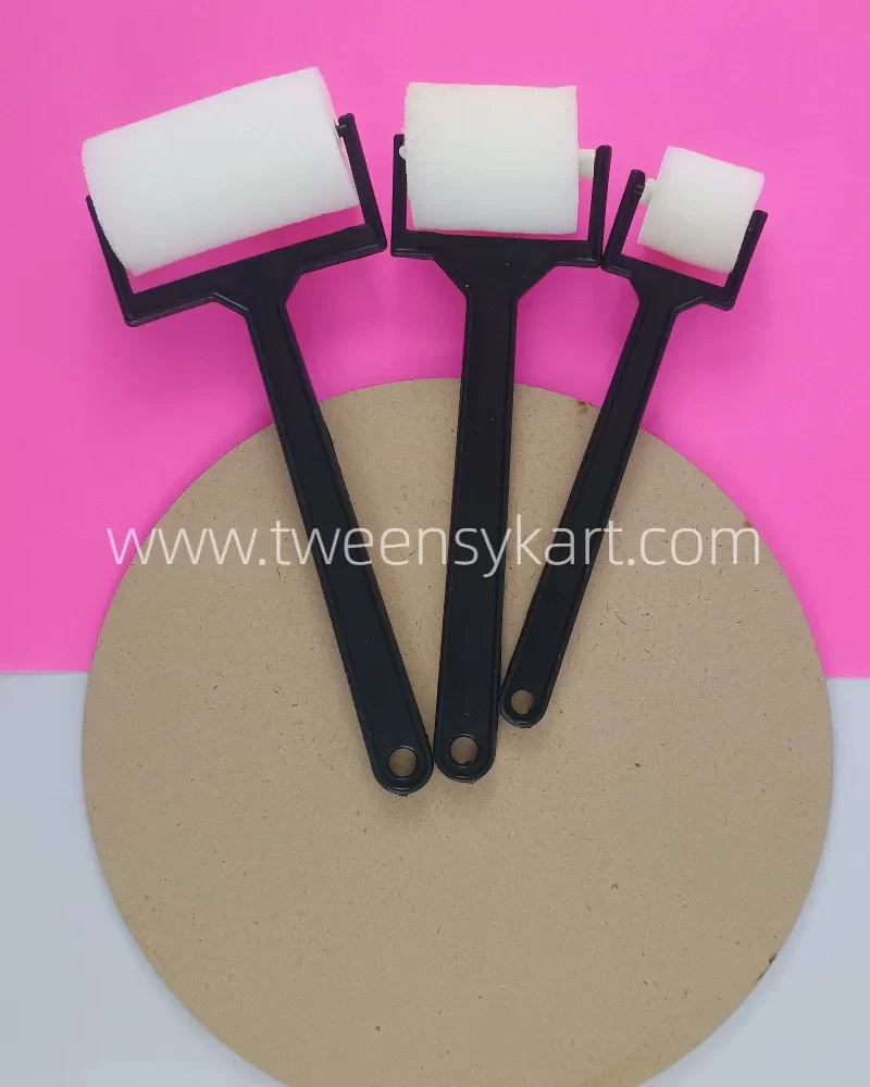 White Roller Sponge With Black Holder