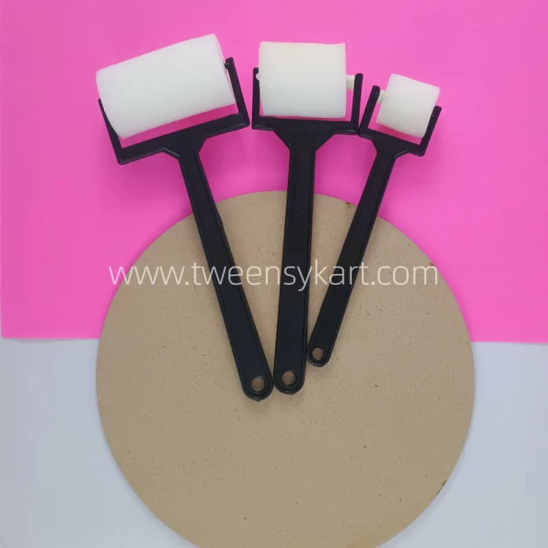 White Roller Sponge With Black Holder